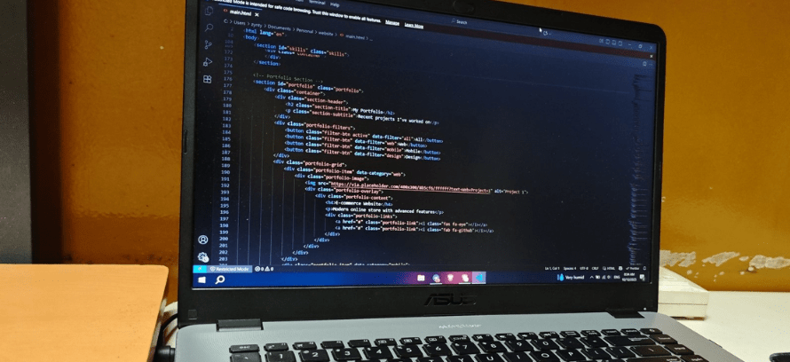 Developing website using VS code editor