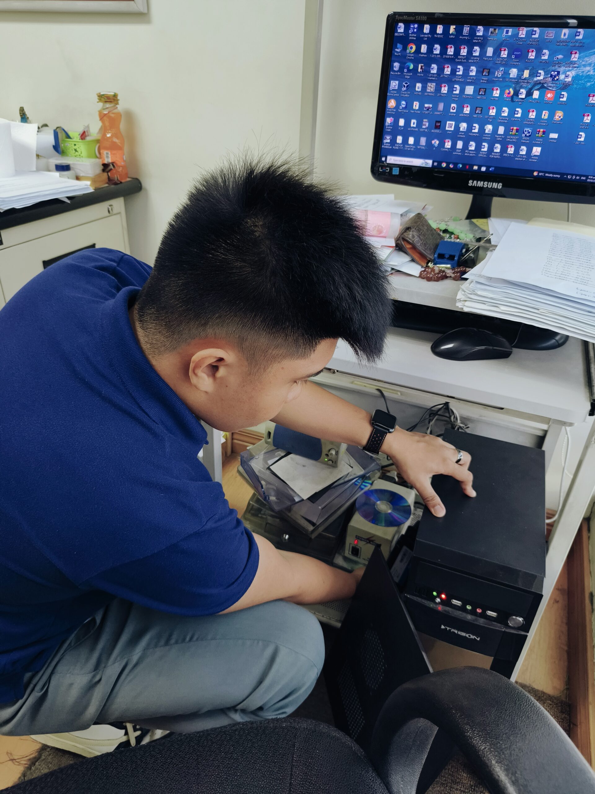 Performing hardware maintenance